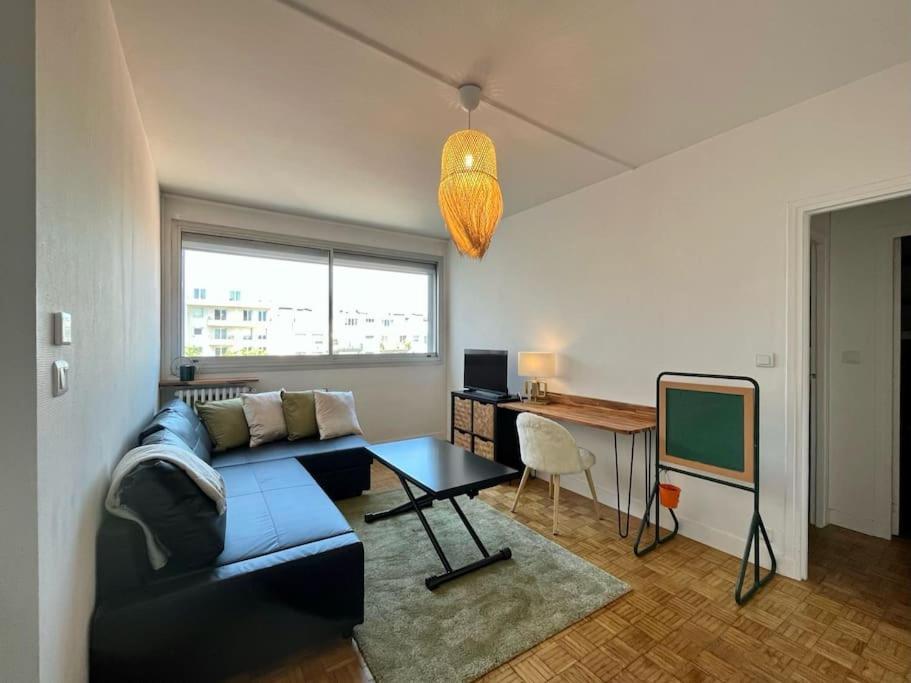 2p Calme - Climatisation - 70m Du Metro M4 Barbara - 4 Pers Maximum Apartment Montrouge