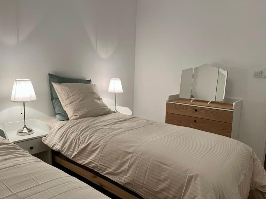2p Calme - Climatisation - 70m Du Metro M4 Barbara - 4 Pers Maximum Apartment Montrouge